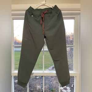 NWOT Figs Zamora 2.0 High Waisted Jogger- Bonsai